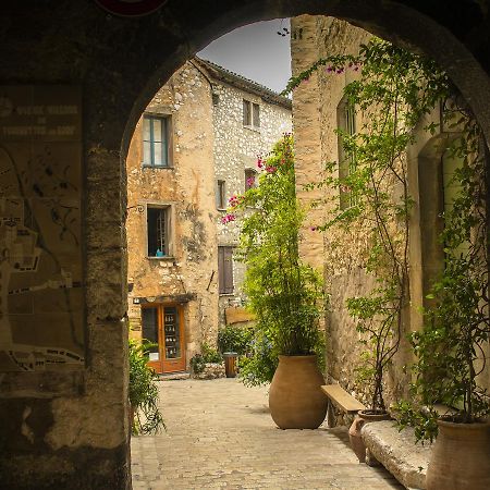 Auberge De Tourrettes Exterior photo