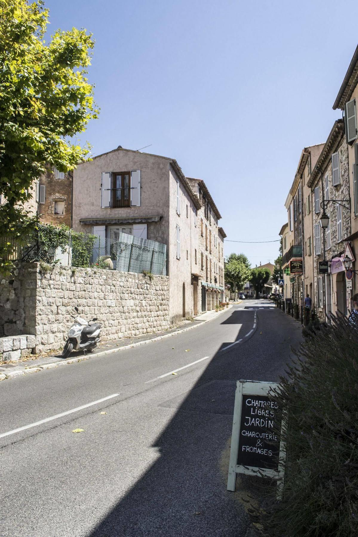 Auberge De Tourrettes Exterior photo